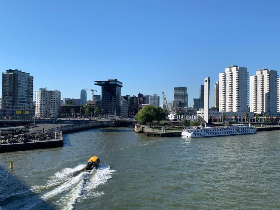Apartamento Stunning View Apt Free Parking Róterdam Exterior foto
