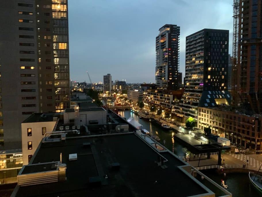 Apartamento Stunning View Apt Free Parking Róterdam Exterior foto