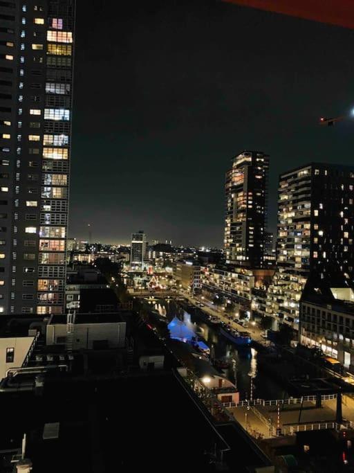 Apartamento Stunning View Apt Free Parking Róterdam Exterior foto