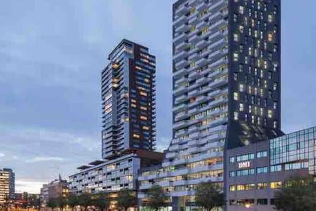 Apartamento Stunning View Apt Free Parking Róterdam Exterior foto