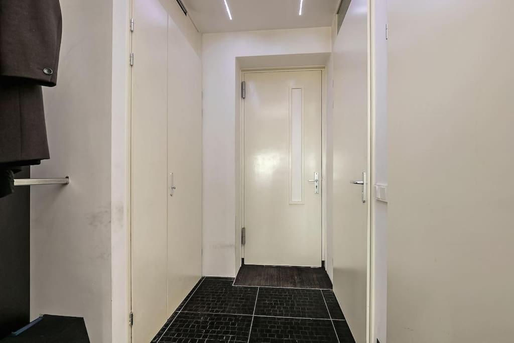Apartamento Stunning View Apt Free Parking Róterdam Exterior foto