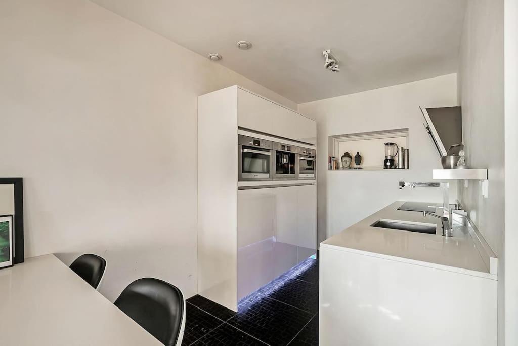 Apartamento Stunning View Apt Free Parking Róterdam Exterior foto