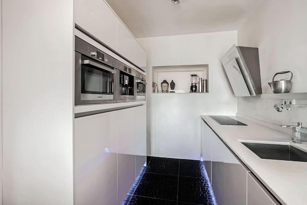 Apartamento Stunning View Apt Free Parking Róterdam Exterior foto