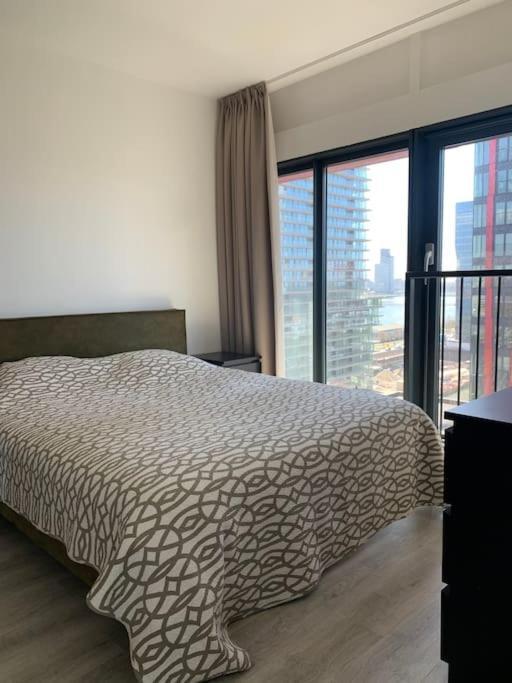 Apartamento Stunning View Apt Free Parking Róterdam Exterior foto