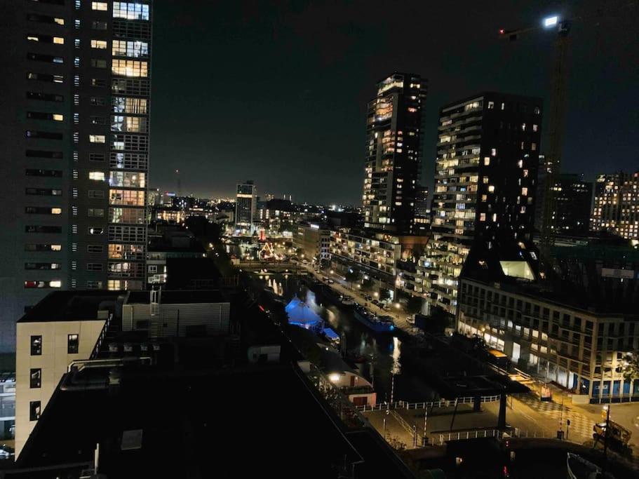 Apartamento Stunning View Apt Free Parking Róterdam Exterior foto