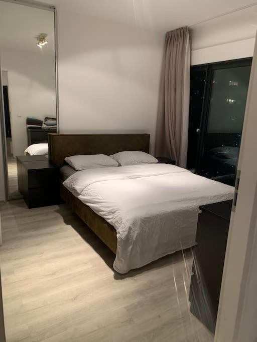Apartamento Stunning View Apt Free Parking Róterdam Exterior foto