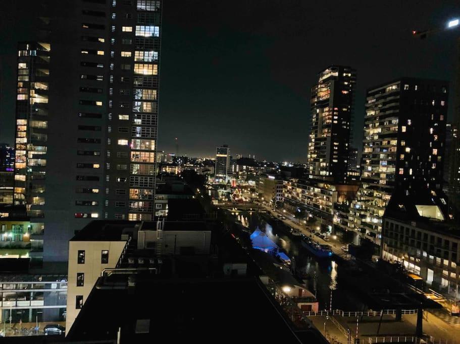 Apartamento Stunning View Apt Free Parking Róterdam Exterior foto